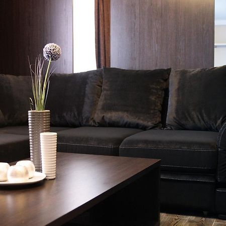 Alexandra Apartments Industrial Bridge Киев Екстериор снимка