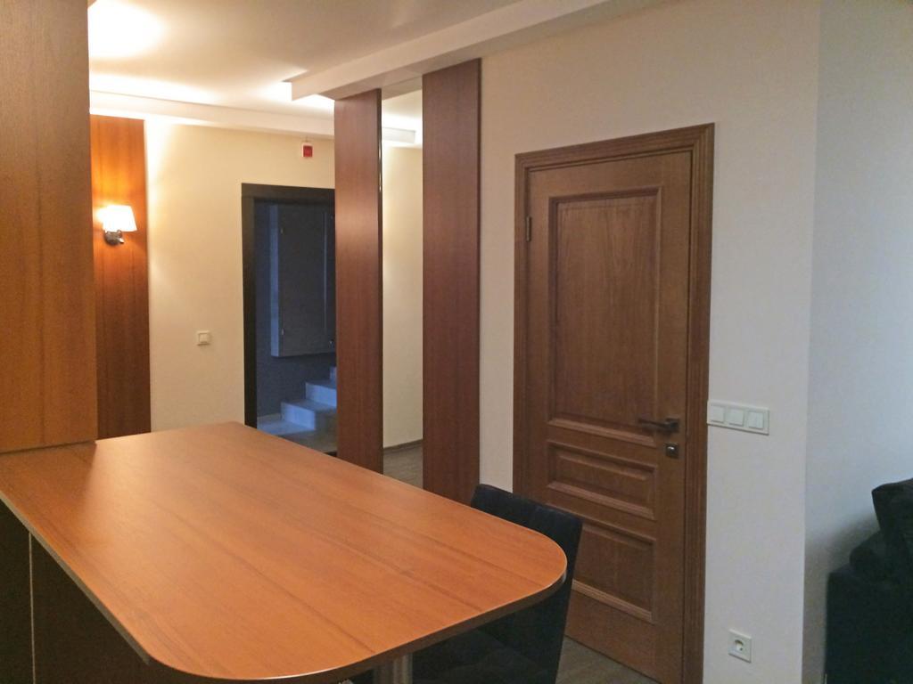 Alexandra Apartments Industrial Bridge Киев Екстериор снимка