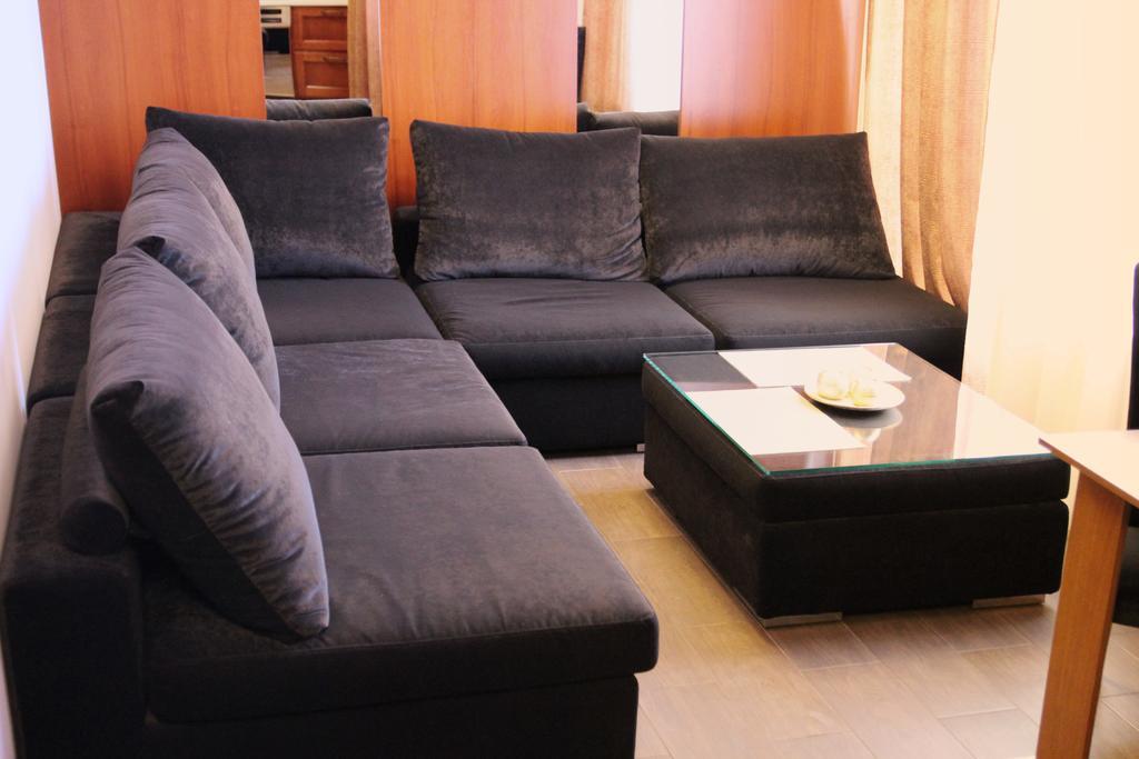 Alexandra Apartments Industrial Bridge Киев Екстериор снимка