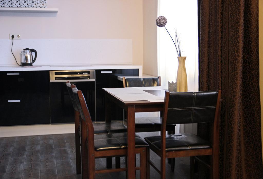 Alexandra Apartments Industrial Bridge Киев Екстериор снимка