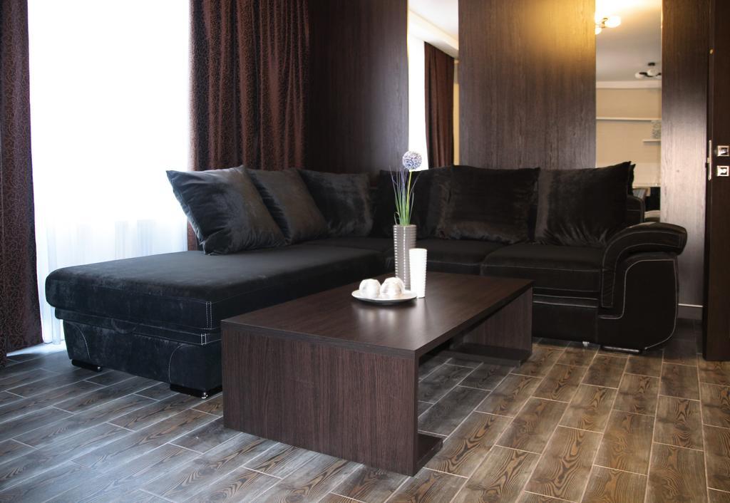 Alexandra Apartments Industrial Bridge Киев Екстериор снимка